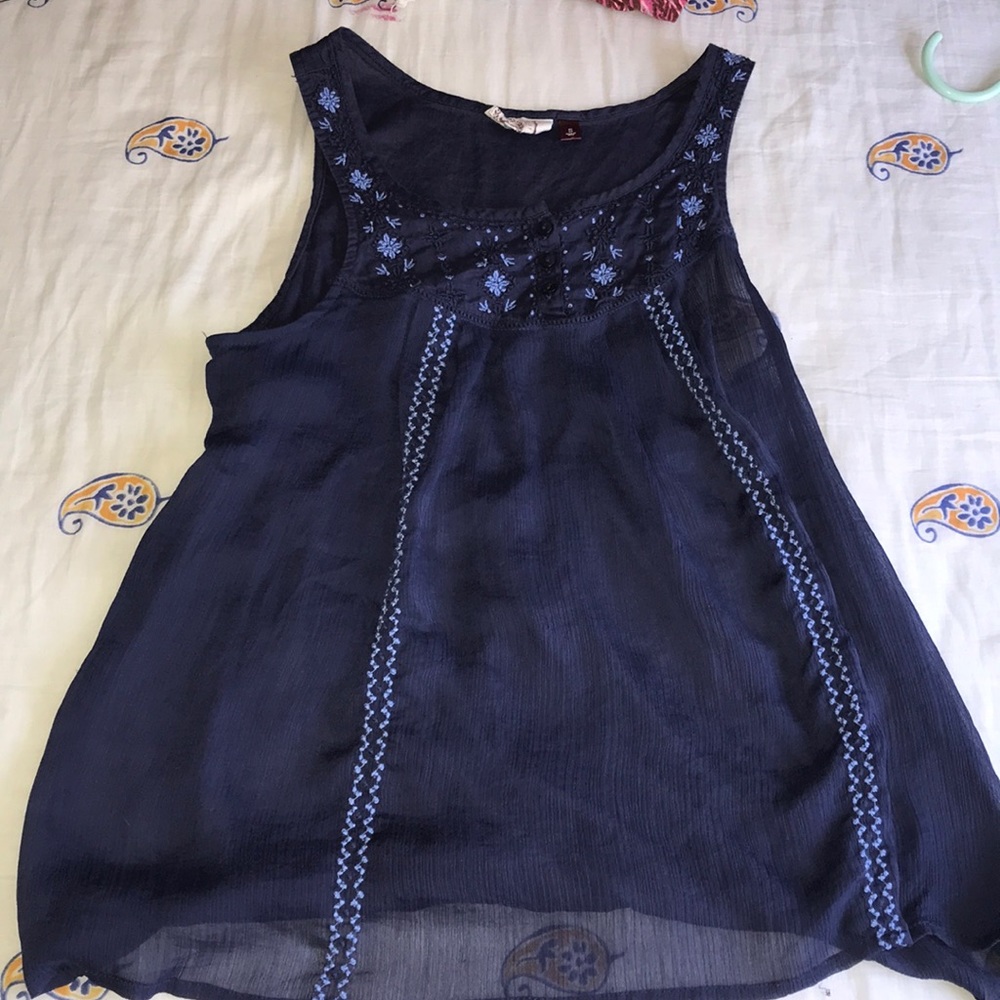 Women’s small flowy tank top